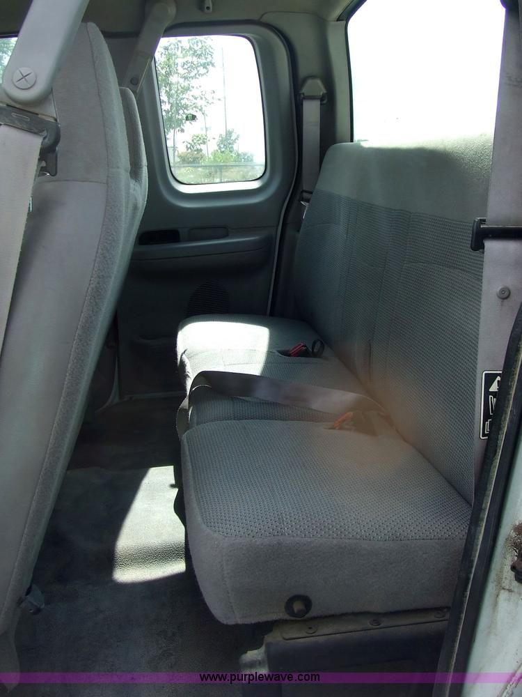 image for item 7111 1999 Ford F250 XL pickup truck