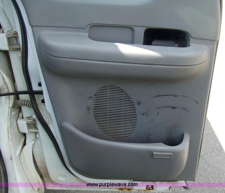 image for item 7111 1999 Ford F250 XL pickup truck