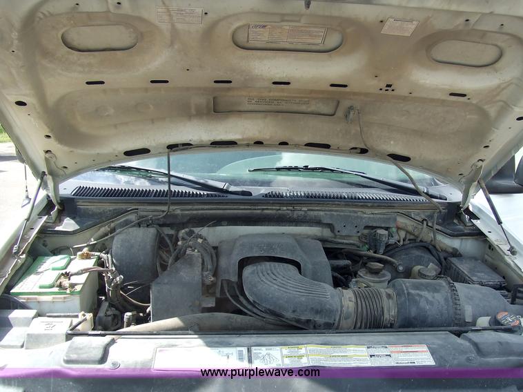 image for item 7111 1999 Ford F250 XL pickup truck