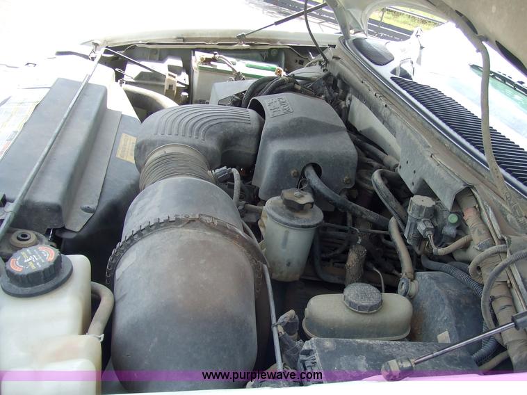 image for item 7111 1999 Ford F250 XL pickup truck