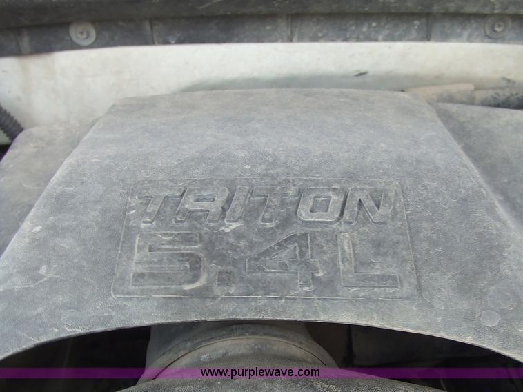 image for item 7111 1999 Ford F250 XL pickup truck