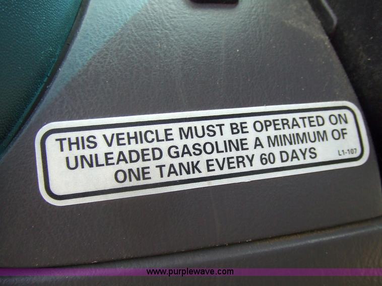 image for item 7111 1999 Ford F250 XL pickup truck