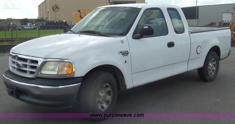 image for item 7112 1999 Ford F250 XL pickup truck