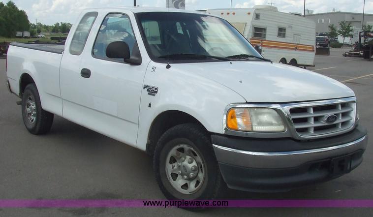 image for item 7112 1999 Ford F250 XL pickup truck