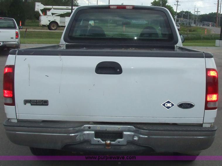 image for item 7112 1999 Ford F250 XL pickup truck