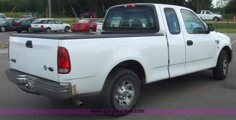 image for item 7112 1999 Ford F250 XL pickup truck
