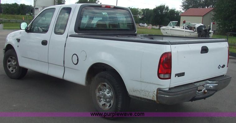 image for item 7112 1999 Ford F250 XL pickup truck