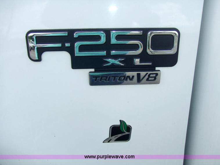 image for item 7112 1999 Ford F250 XL pickup truck