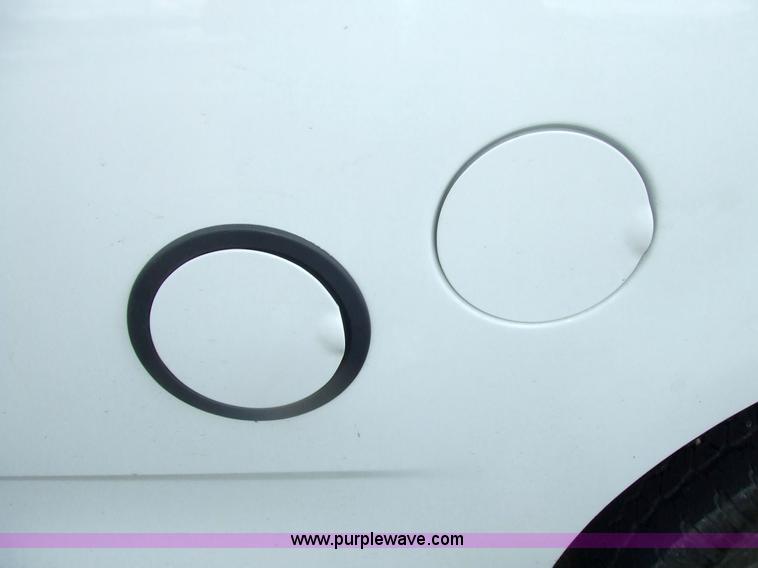 image for item 7112 1999 Ford F250 XL pickup truck