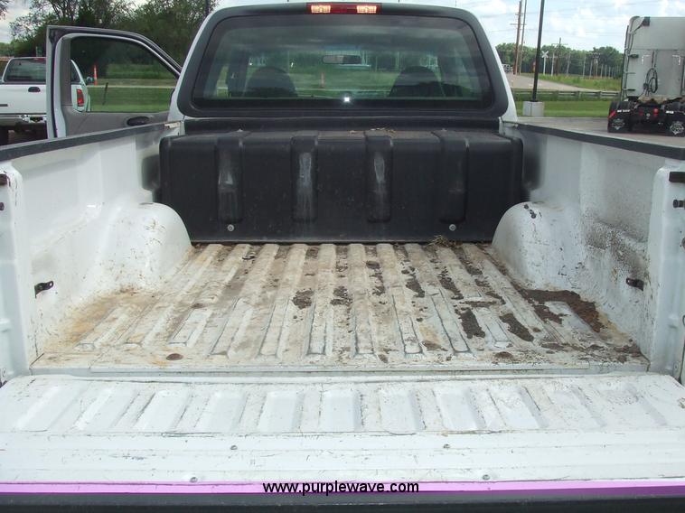 image for item 7112 1999 Ford F250 XL pickup truck
