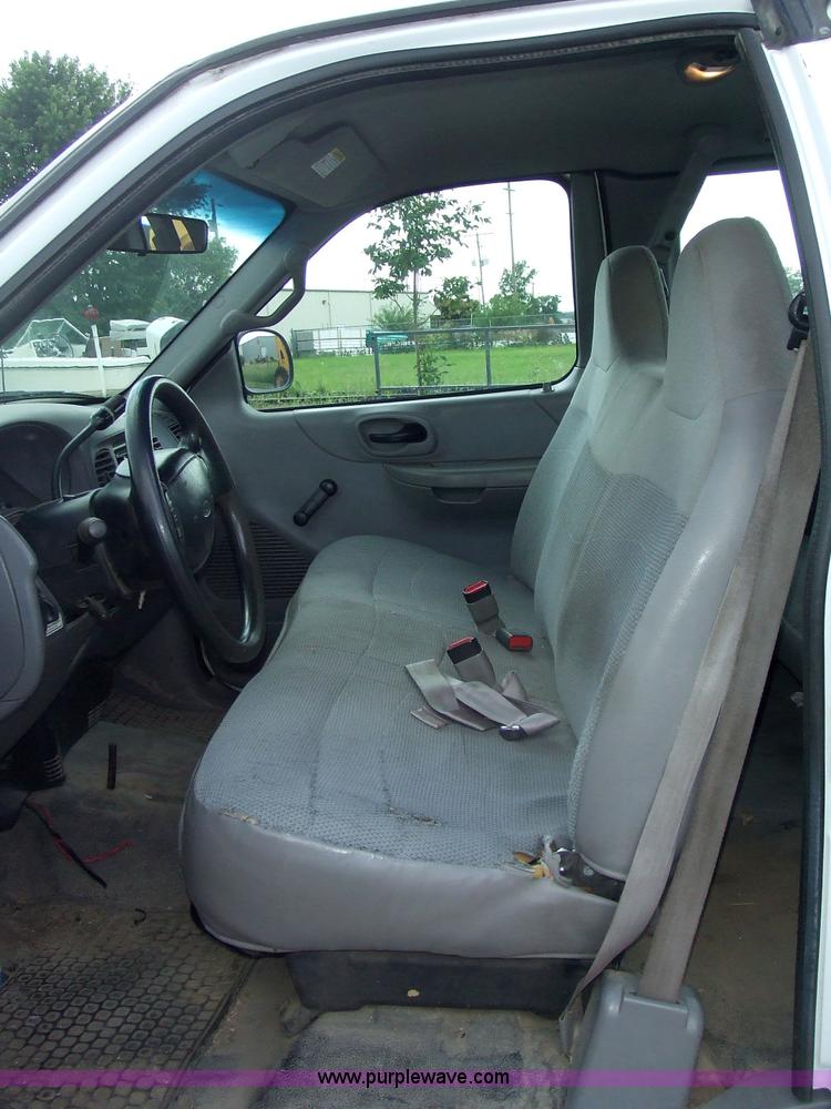 image for item 7112 1999 Ford F250 XL pickup truck