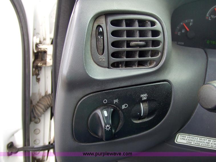 image for item 7112 1999 Ford F250 XL pickup truck