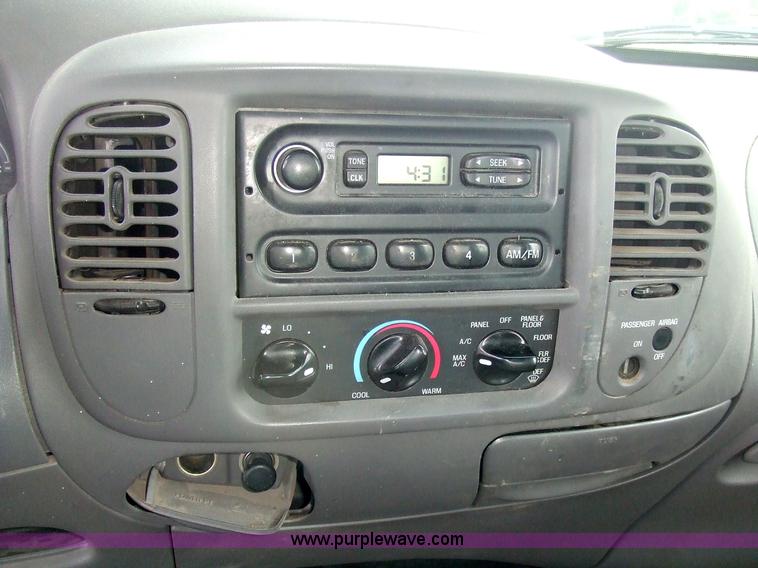 image for item 7112 1999 Ford F250 XL pickup truck