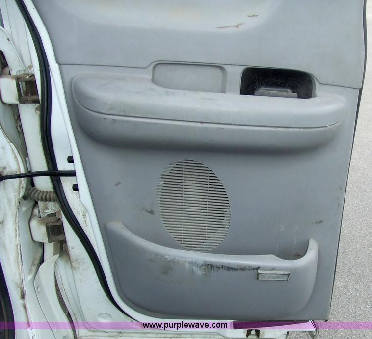 image for item 7112 1999 Ford F250 XL pickup truck