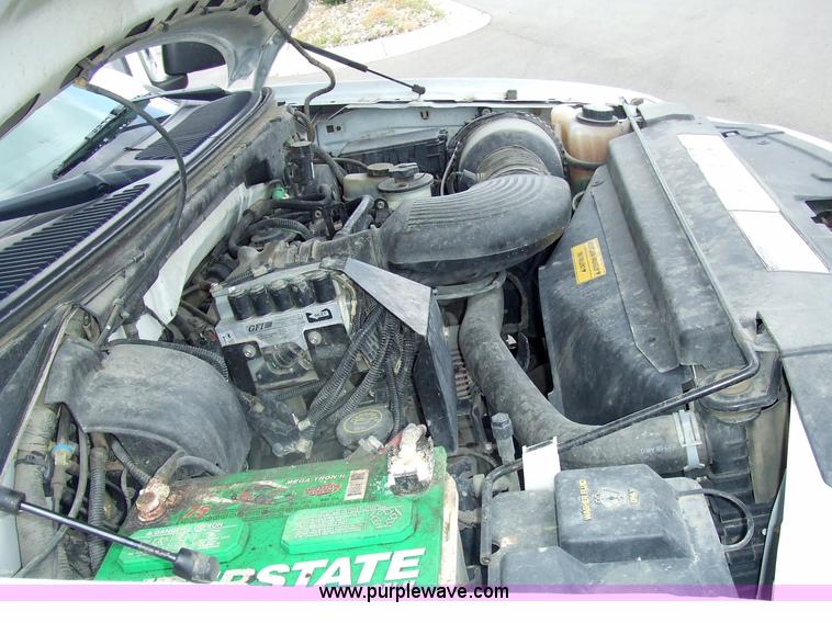 image for item 7112 1999 Ford F250 XL pickup truck