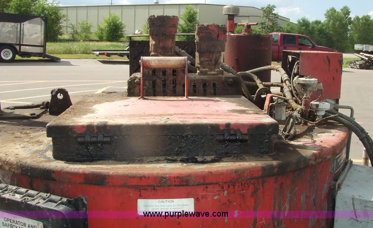 image for item 7113 1997 Craft Co SS125 crack seal machine