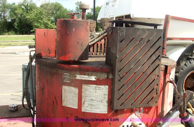 image for item 7113 1997 Craft Co SS125 crack seal machine