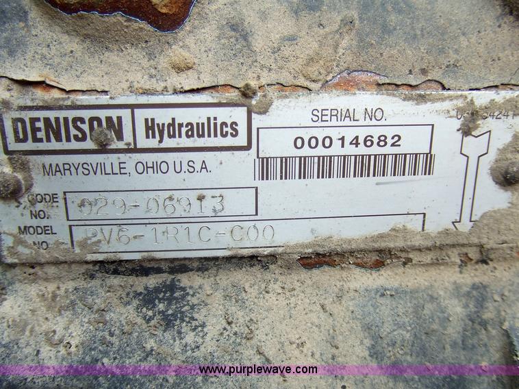 image for item 7113 1997 Craft Co SS125 crack seal machine