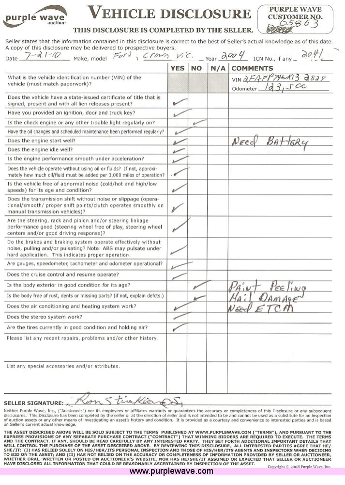image for item 2041 2004 Ford Crown Victoria LX