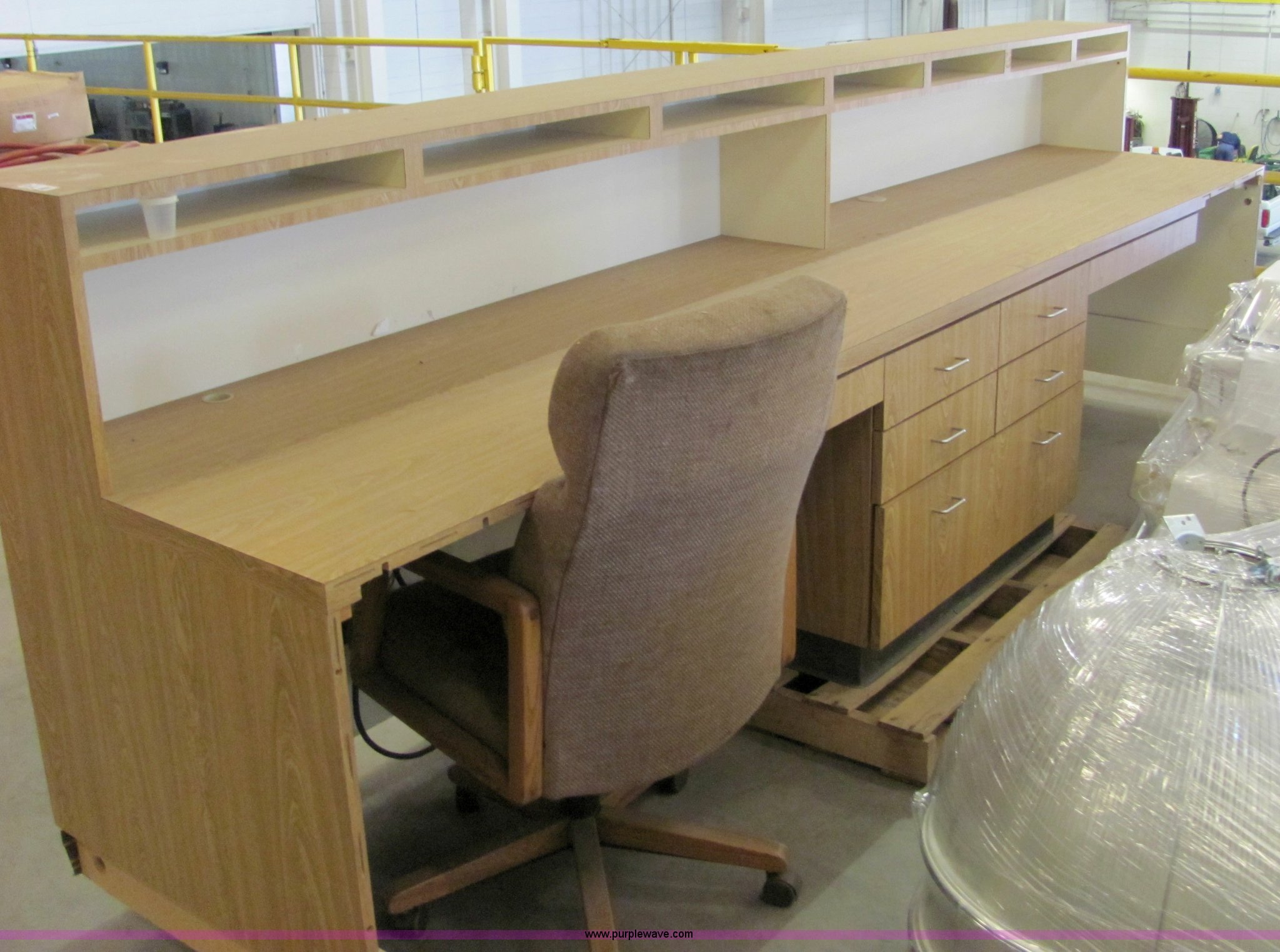 Assorted office in Hutchinson, KS Item 4713 sold Purple Wave