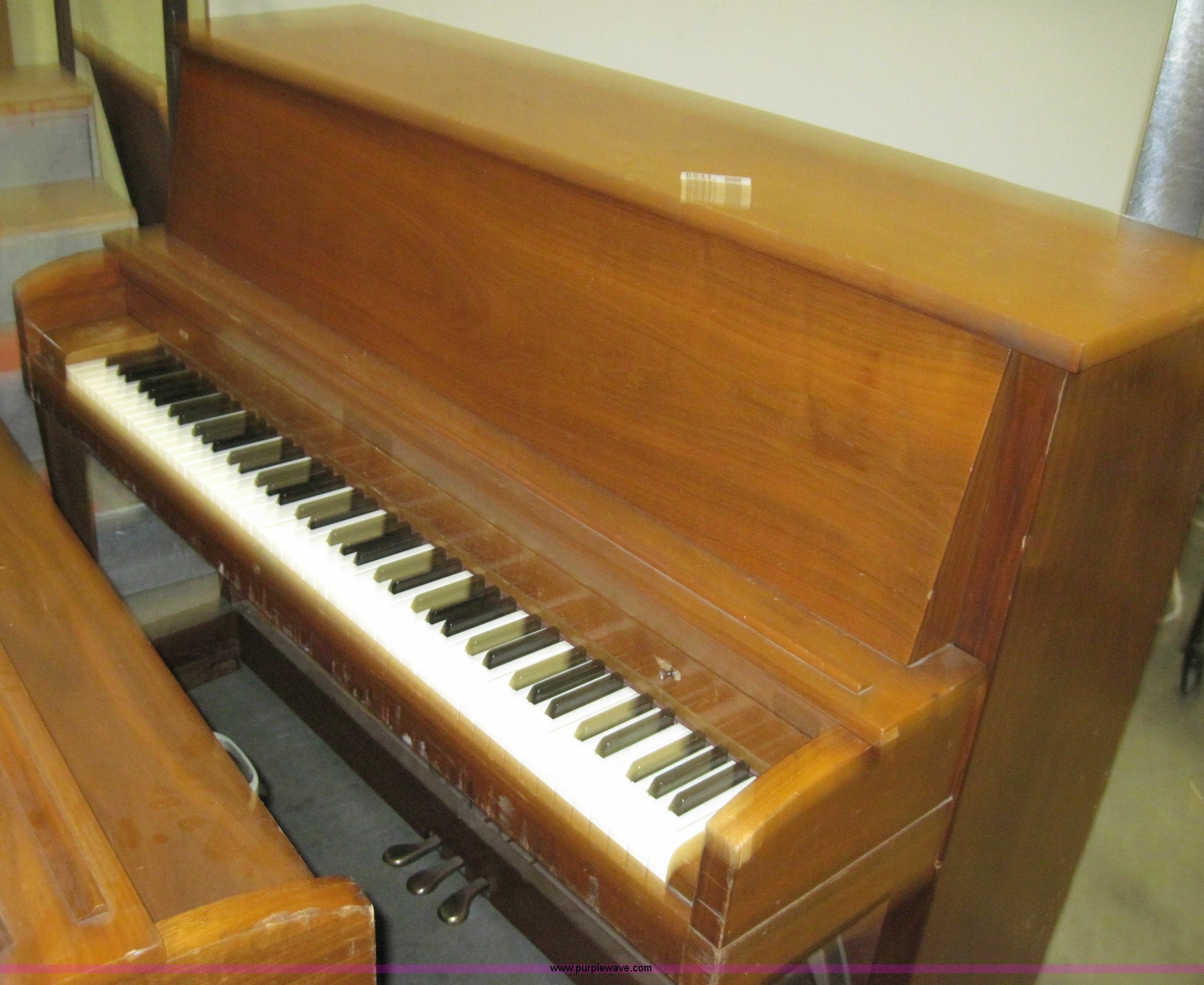 (2) pianos in Wichita, KS Item 6541 sold Purple Wave