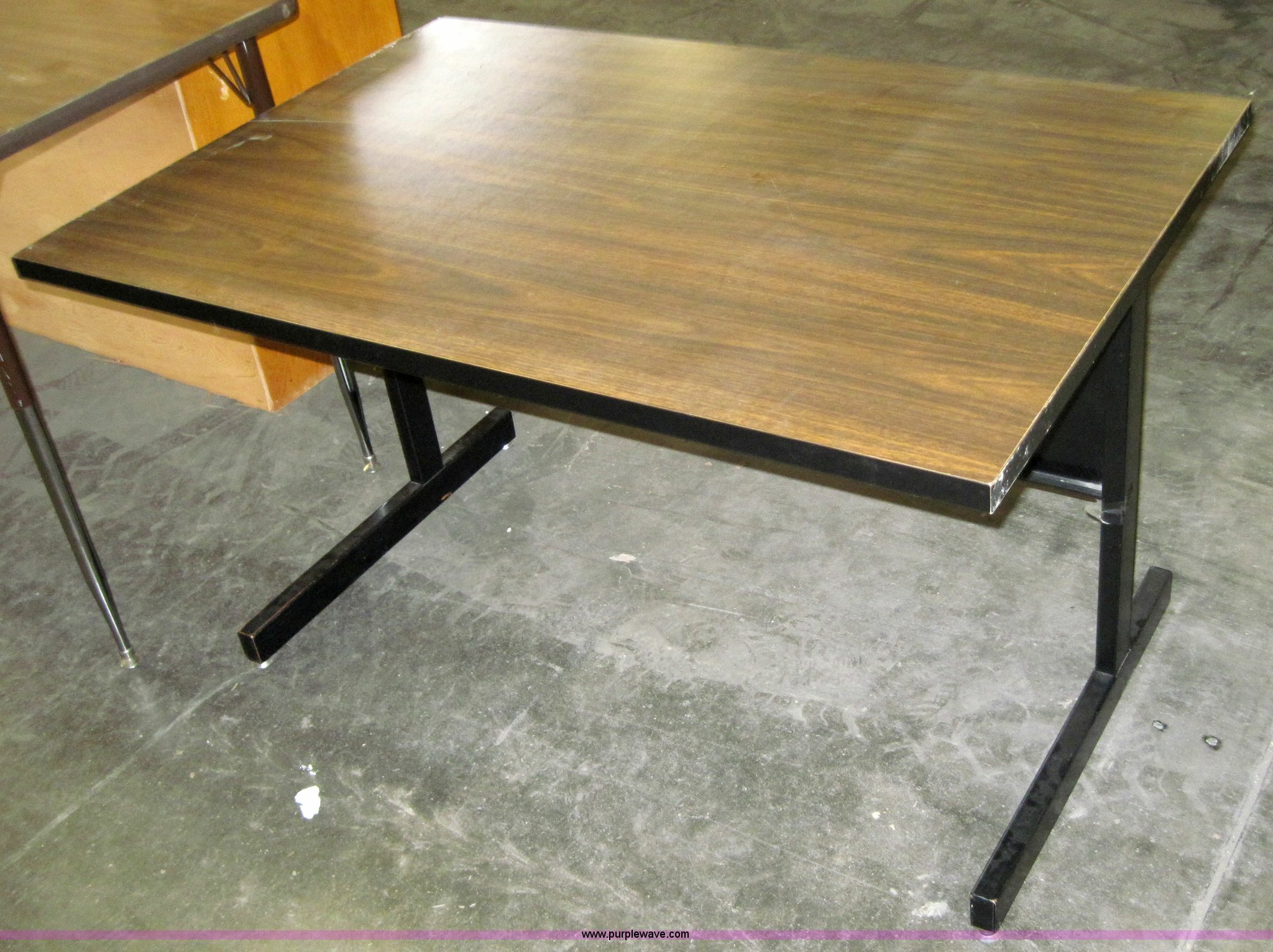 Assorted office furniture in Wichita, KS Item 6601 sold Purple Wave