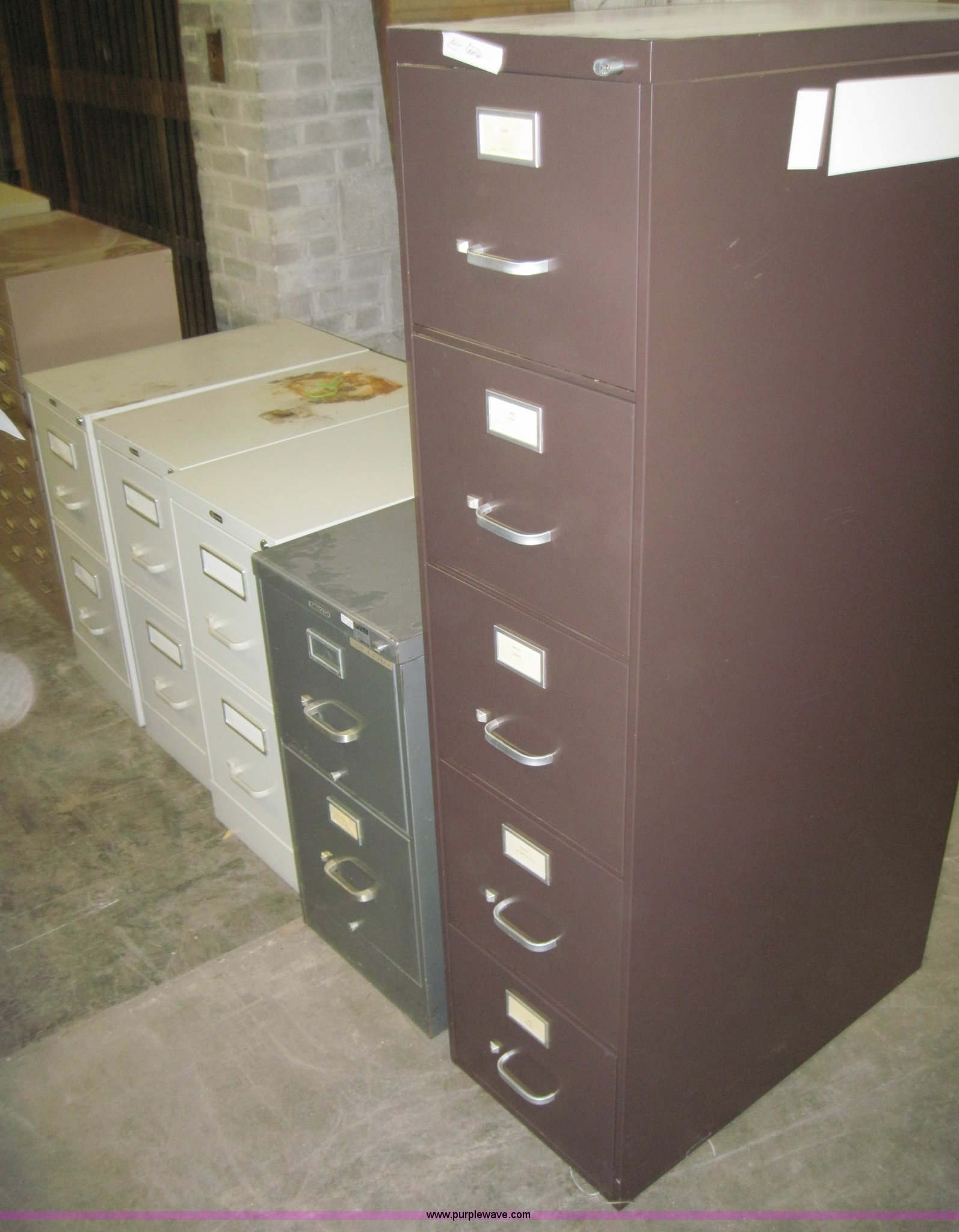 Assorted office furniture in Wichita, KS Item 6612 sold Purple Wave