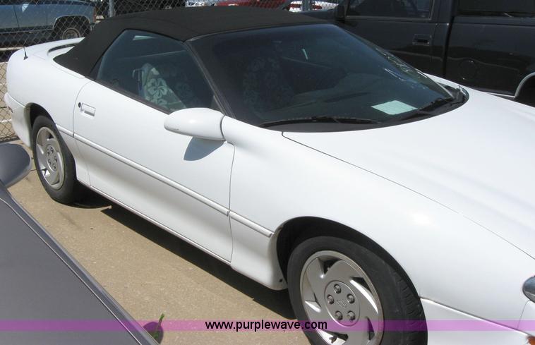 image for item 2151 2001 Chevrolet Camaro