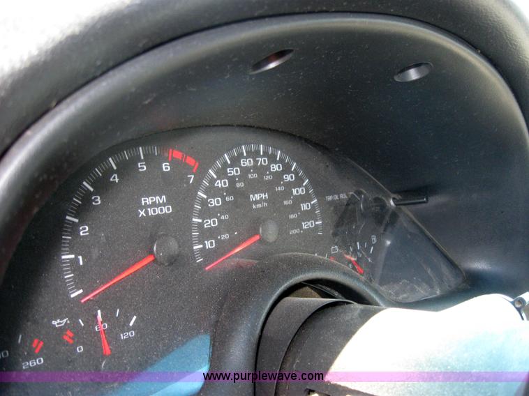 image for item 2151 2001 Chevrolet Camaro