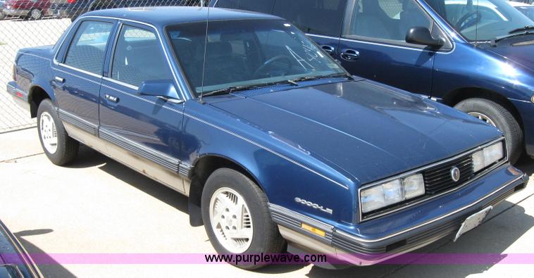 image for item 2155 1989 Pontiac 6000 LE