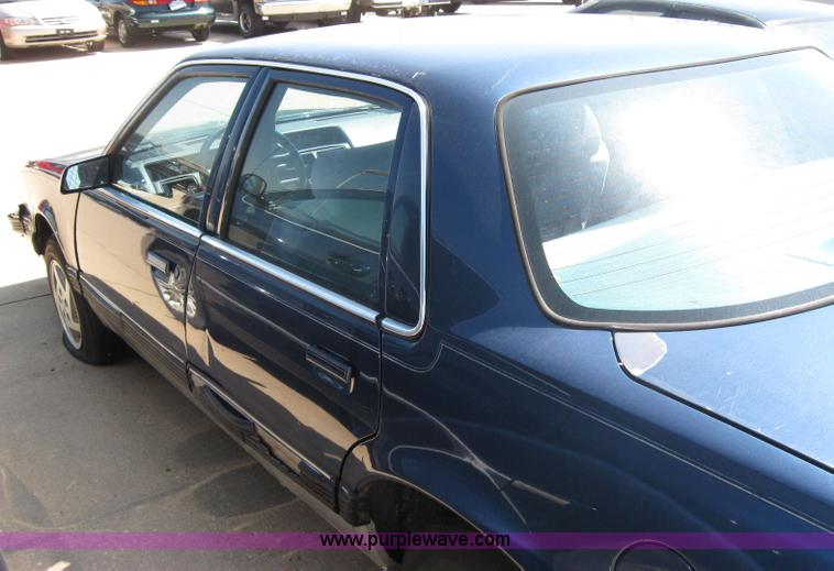 image for item 2155 1989 Pontiac 6000 LE