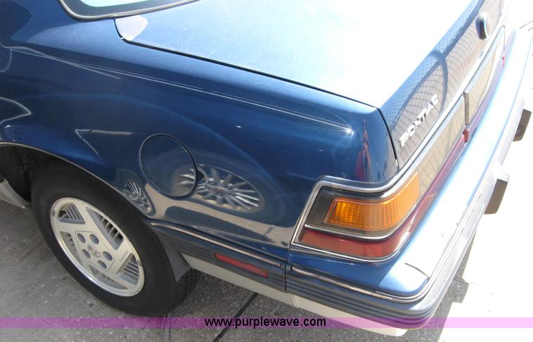 image for item 2155 1989 Pontiac 6000 LE