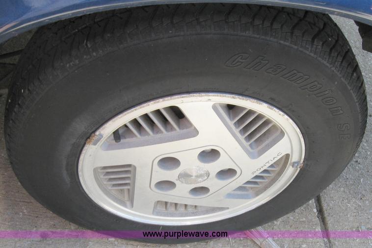 image for item 2155 1989 Pontiac 6000 LE