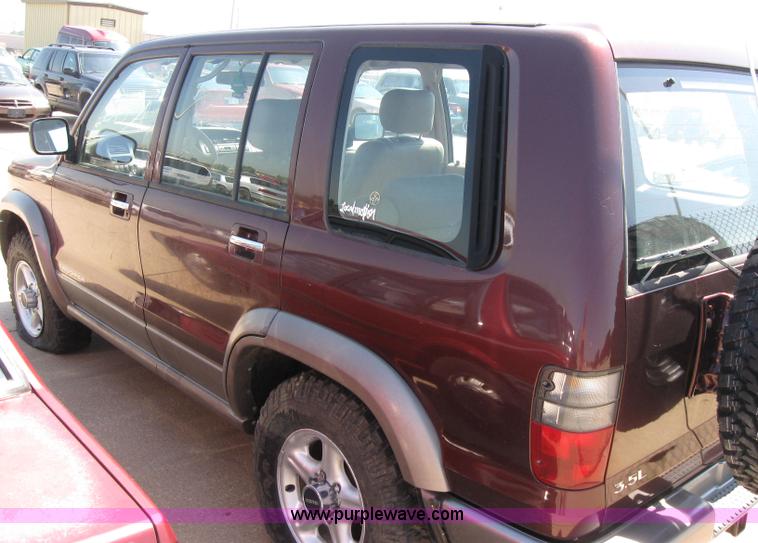 image for item 2157 2001 Isuzu Trooper S