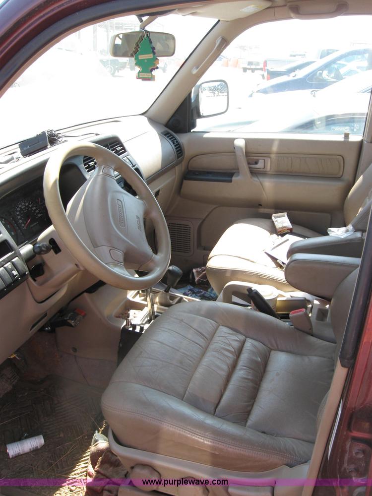 image for item 2157 2001 Isuzu Trooper S