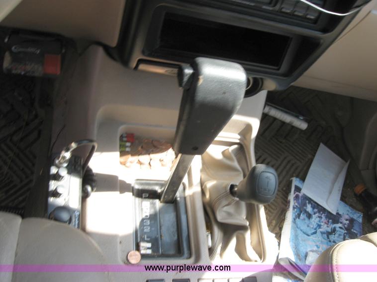 image for item 2157 2001 Isuzu Trooper S