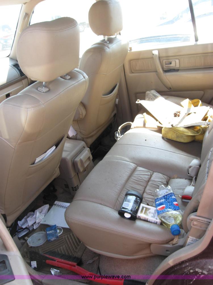 image for item 2157 2001 Isuzu Trooper S