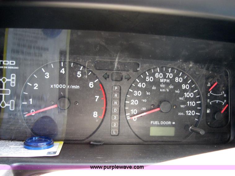 image for item 2157 2001 Isuzu Trooper S