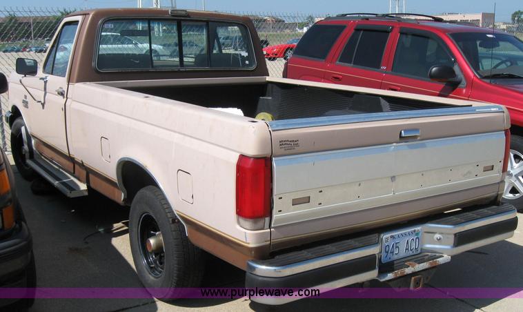 image for item 2160 1987 Ford F150 XLT Lariat