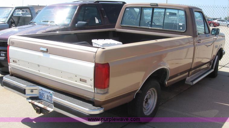 image for item 2160 1987 Ford F150 XLT Lariat