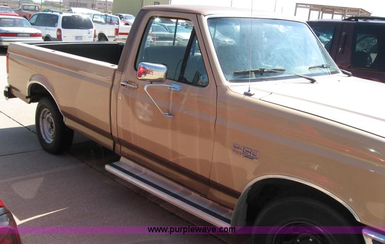 image for item 2160 1987 Ford F150 XLT Lariat