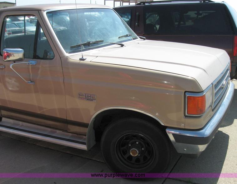 image for item 2160 1987 Ford F150 XLT Lariat