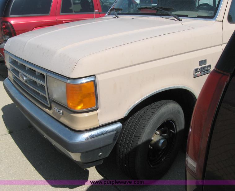 image for item 2160 1987 Ford F150 XLT Lariat