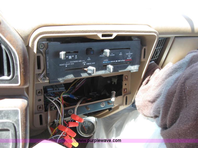 image for item 2160 1987 Ford F150 XLT Lariat