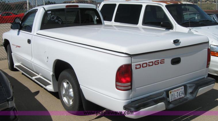 image for item 2163 1997 Dodge Dakota Sport