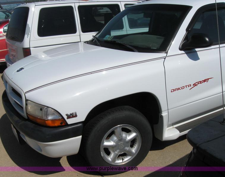 image for item 2163 1997 Dodge Dakota Sport