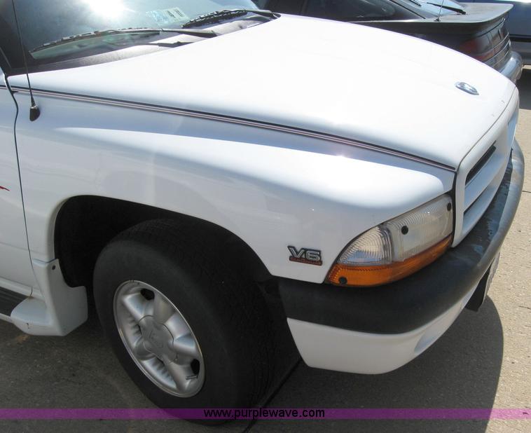 image for item 2163 1997 Dodge Dakota Sport