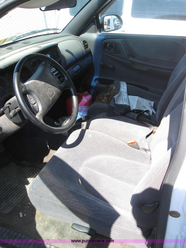 image for item 2163 1997 Dodge Dakota Sport