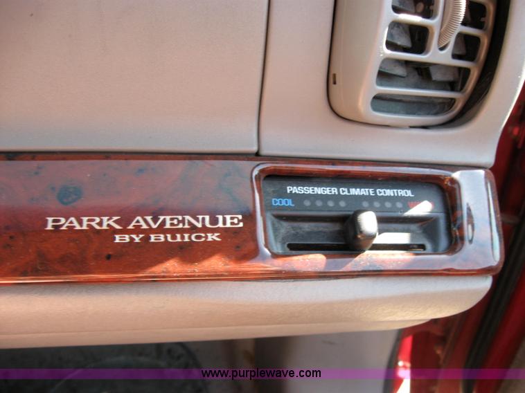 image for item 2171 1998 Buick Park Avenue