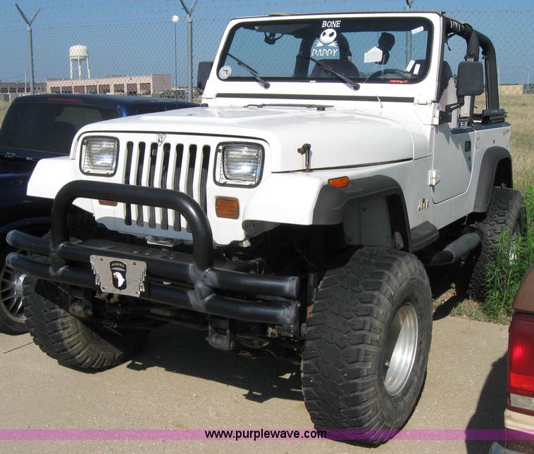 image for item 2172 1995 Jeep Wrangler